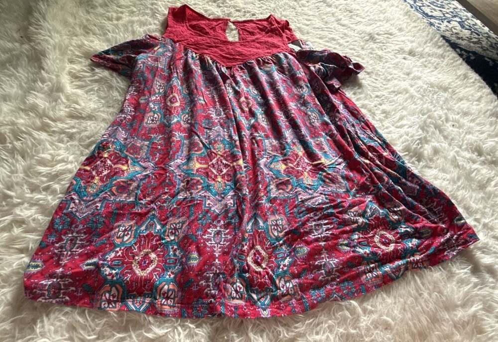 Super Soft by Torrid Cold Shoulder Eyelet Yoke Patterned Short‎ Sleeve Dress